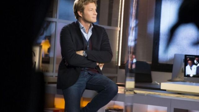Faites Entrer L Accusé La Voix De Laurent France 2 annonce la fin d'Un jour, un destin de Laurent Delahousse