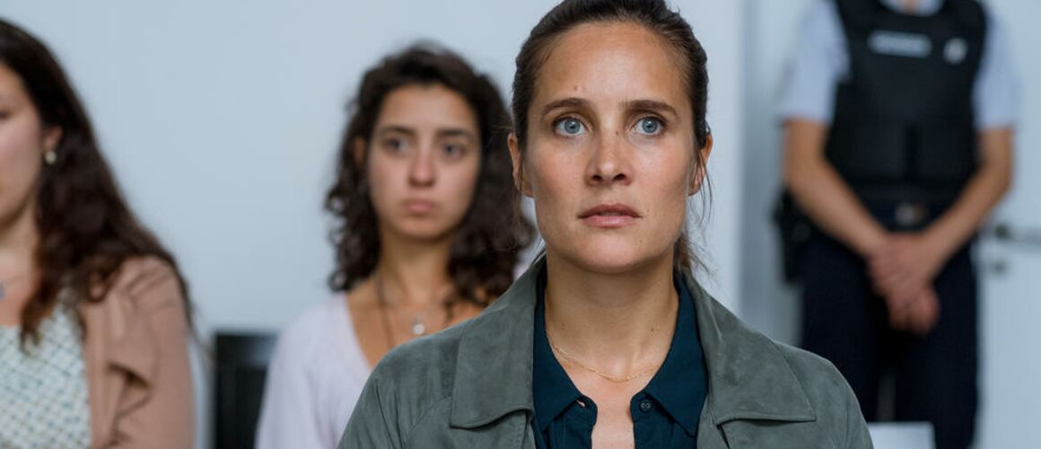 Films Et Séries Tv Avec Julie De Bona "J'étais tellement mal" : Julie de Bona revient sur le tournage