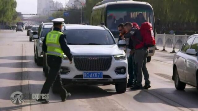 Pekin Express Un Mort Et Plusieurs Blesses Apres Un Accident De La Route Sur Le Tournage Actu Tele 2 Semaines