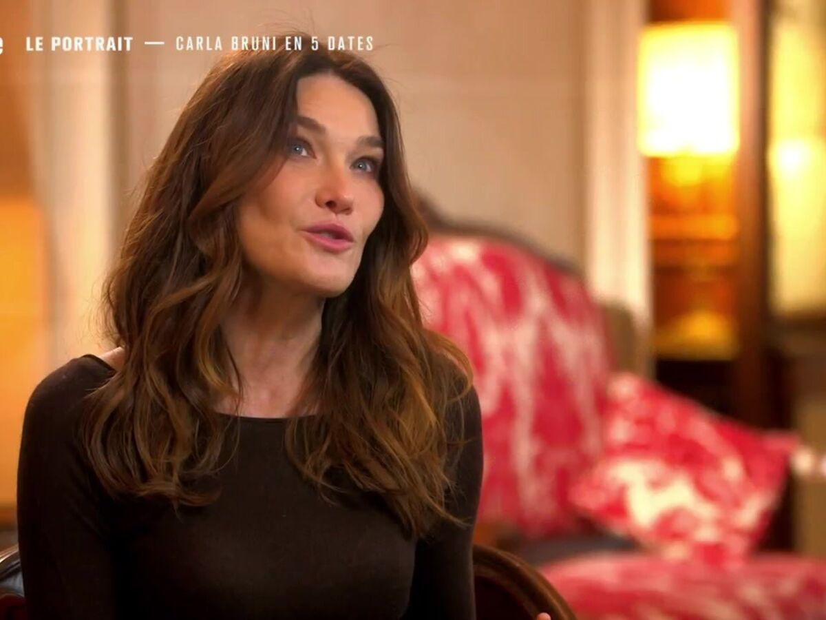 Carla Bruni dévoile ce qui l'a aidé à ne pas perdre pied lorsqu'elle était mannequin