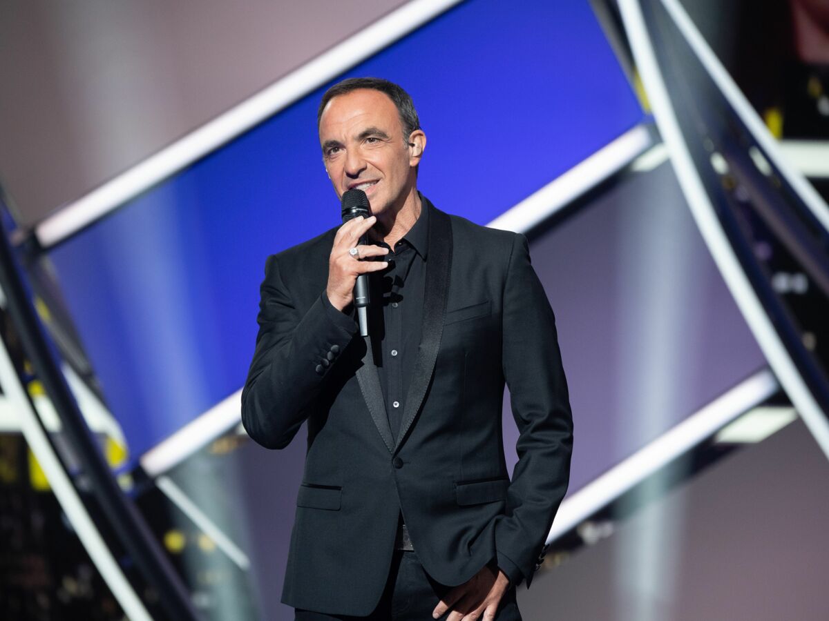 Il ne tient pas en place ! : Nikos Aliagas évoque le rôle de Vianney dans The Voice (VIDEO)