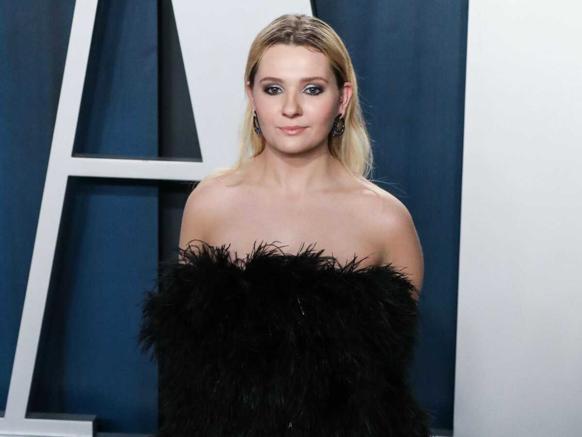 La comédienne Abigail Breslin pleure la mort de son papa, décédé du Covid : Je suis sous le choc et dévastée (PHOTOS)