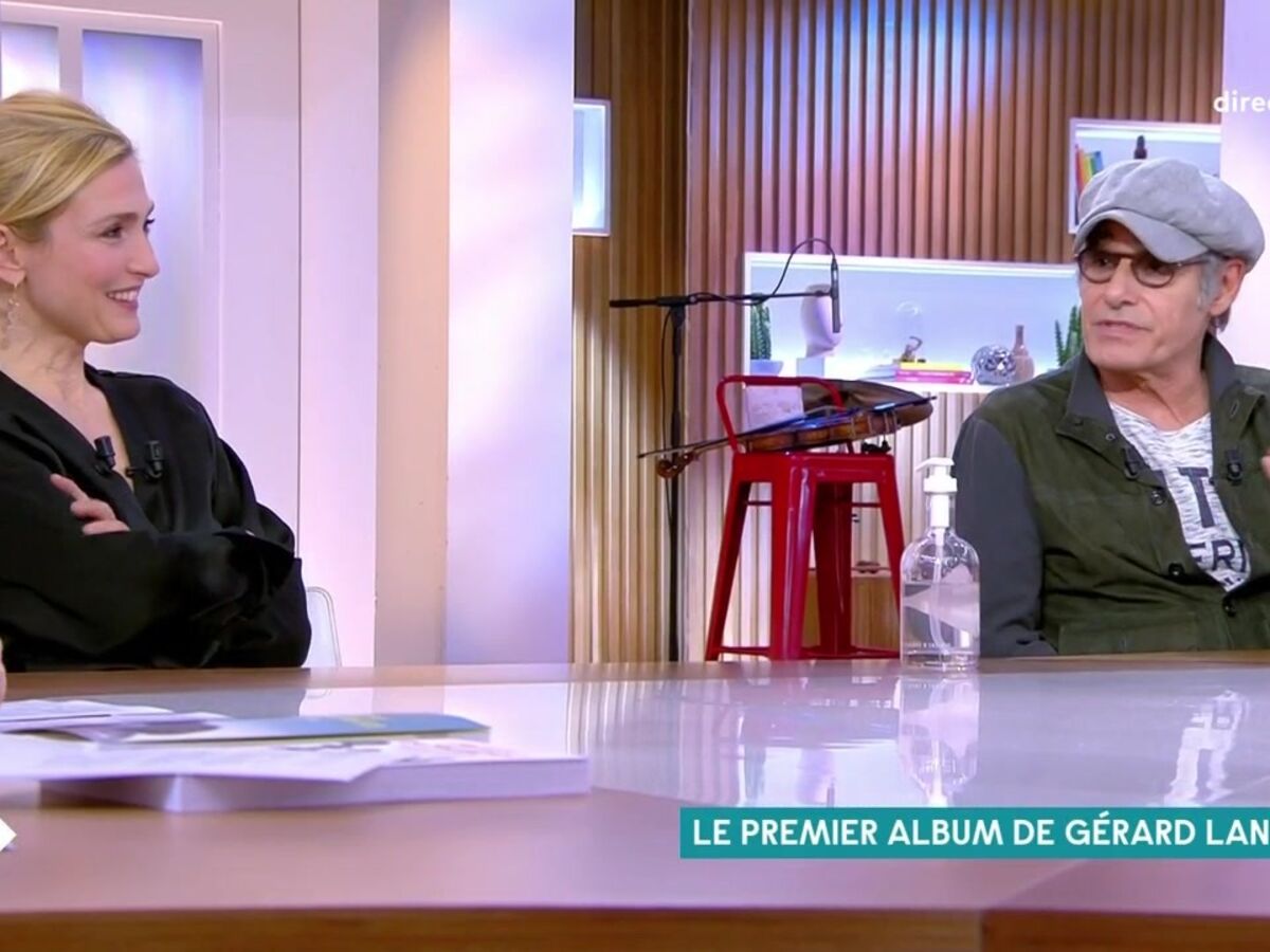 Julie Gayet s'amuse d'une chanson de Gérard Lanvin qui tacle François Hollande dans C à vous (VIDEO)