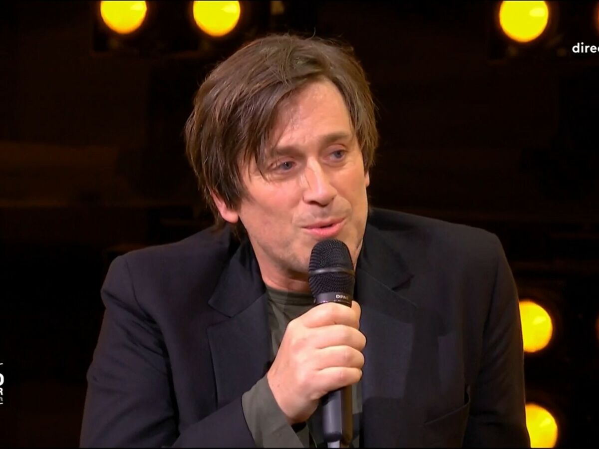 Moi je suis un fils de, il faut faire gaffe : Thomas Dutronc provoque un malaise sur le plateau du Grand Echiquier (VIDEO)