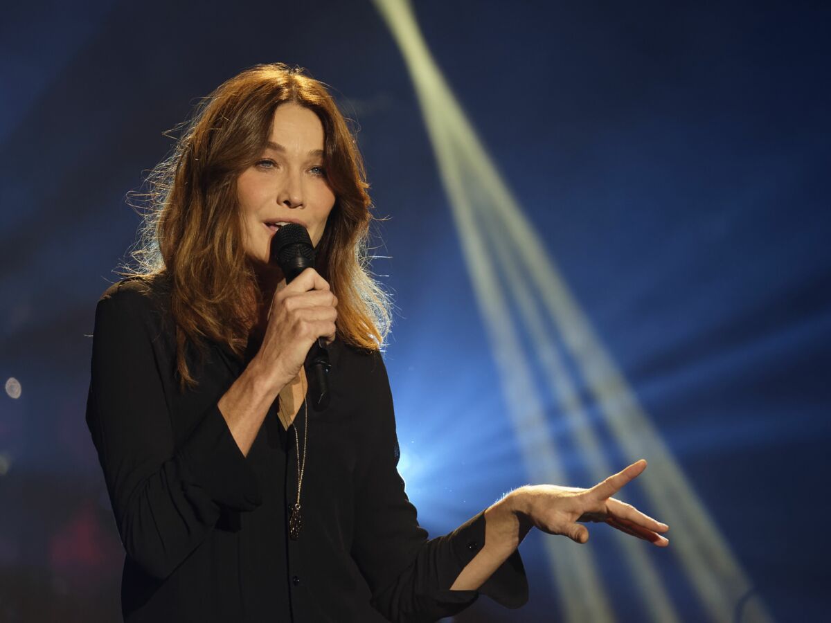 Carla Bruni : son tendre duo avec son fils Aurélien fait fondre les internautes (VIDEO)