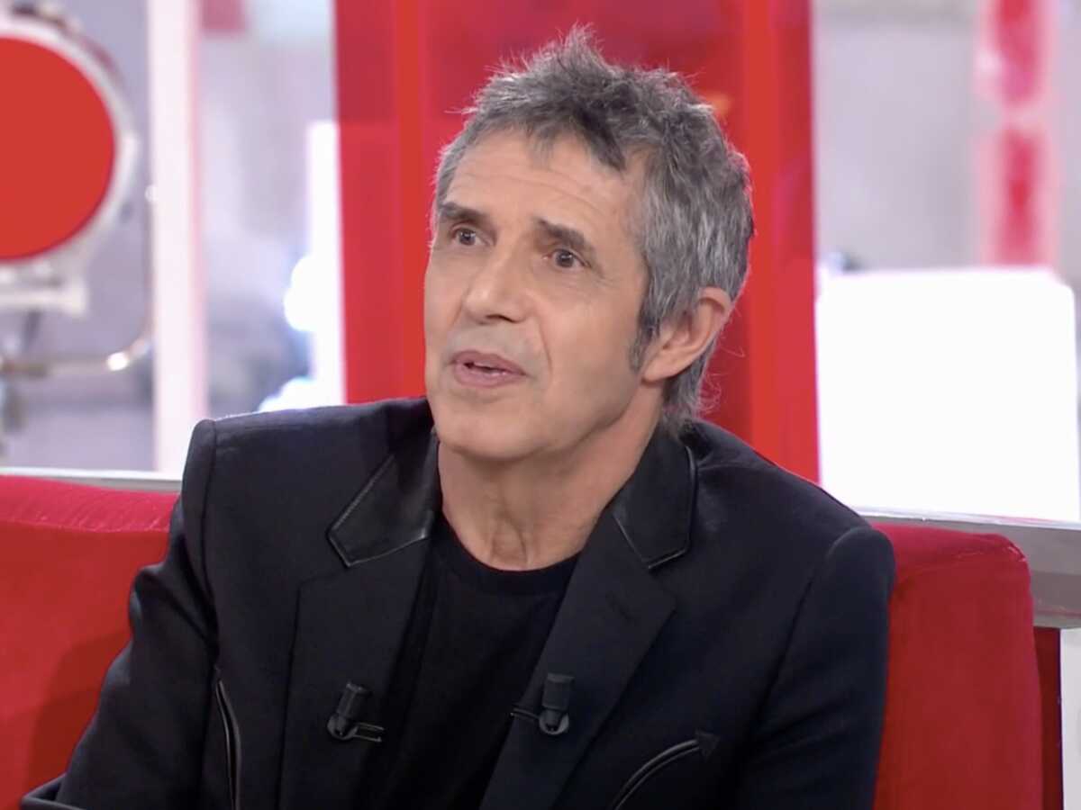 Julien Clerc explique pourquoi il passait pour quelqu'un de désagréable et difficile dans le passé (VIDEO)