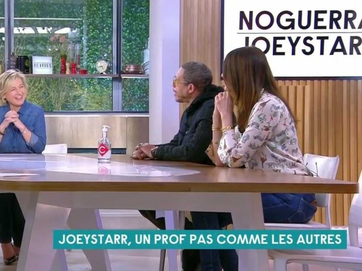 Calme-toi ! : Joeystarr remet en place Anne-Elisabeth Lemoine avant de l'inviter à s'asseoir sur ses genoux (VIDEO)