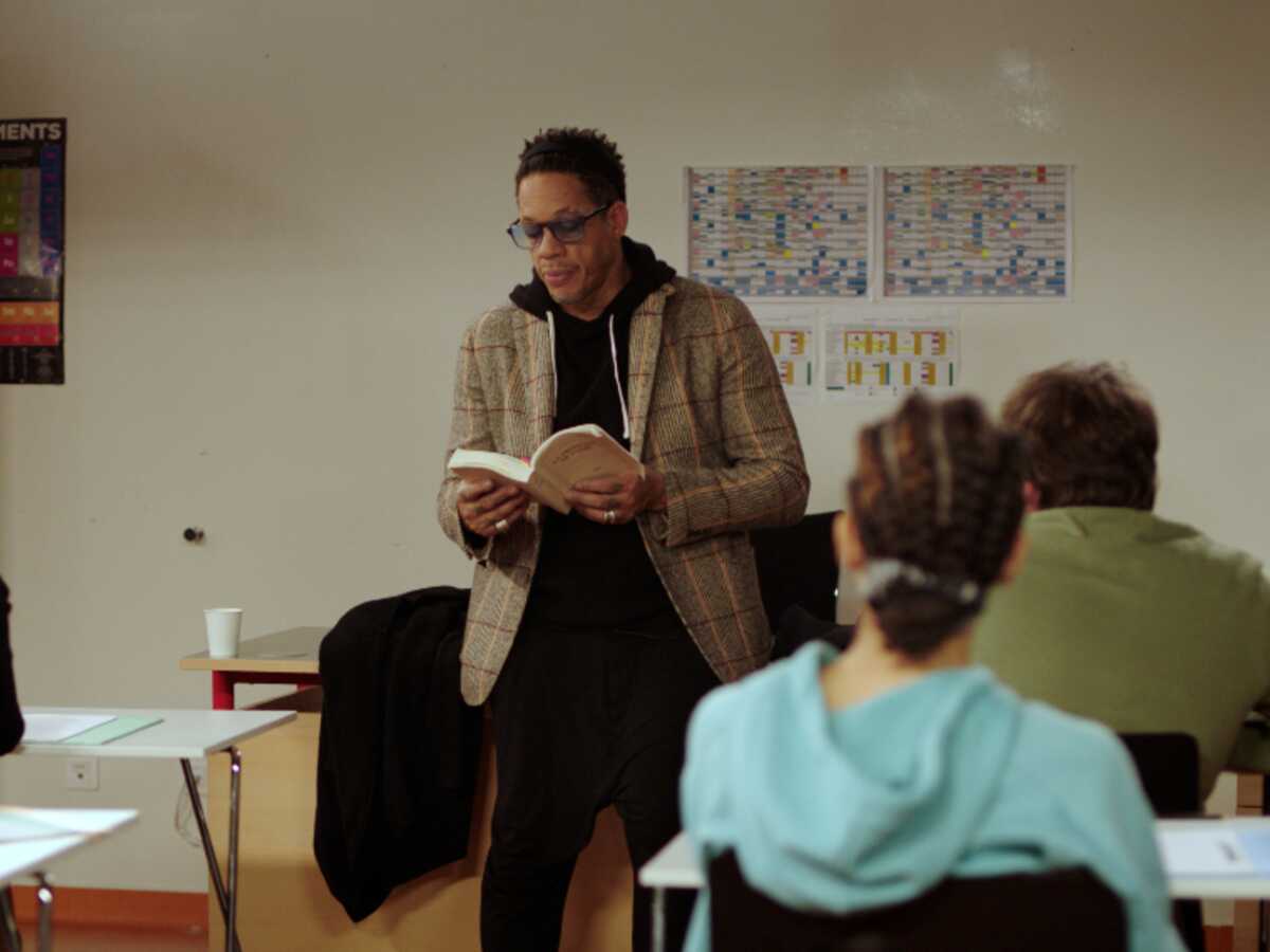 Le Remplaçant : JoeyStarr en prof de français sur TF1 ? Tout a commencé par une bouteille de rhum…