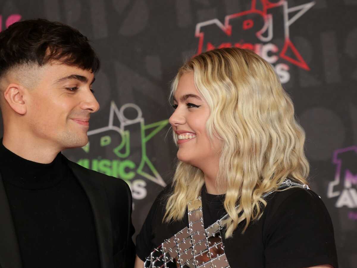 Louane, radieuse, prend la pose entre son chéri Florian Rossi et son beau-frère Camille sur Instagram