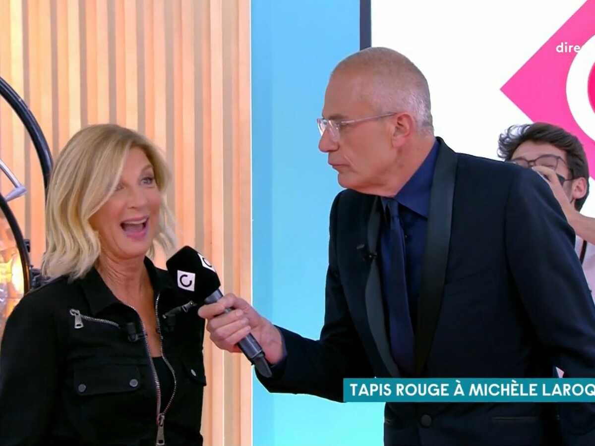 Je ne peux pas rêver mieux ! : l'entrée insolite de Michèle Laroque sur le plateau de C à vous (VIDEO)