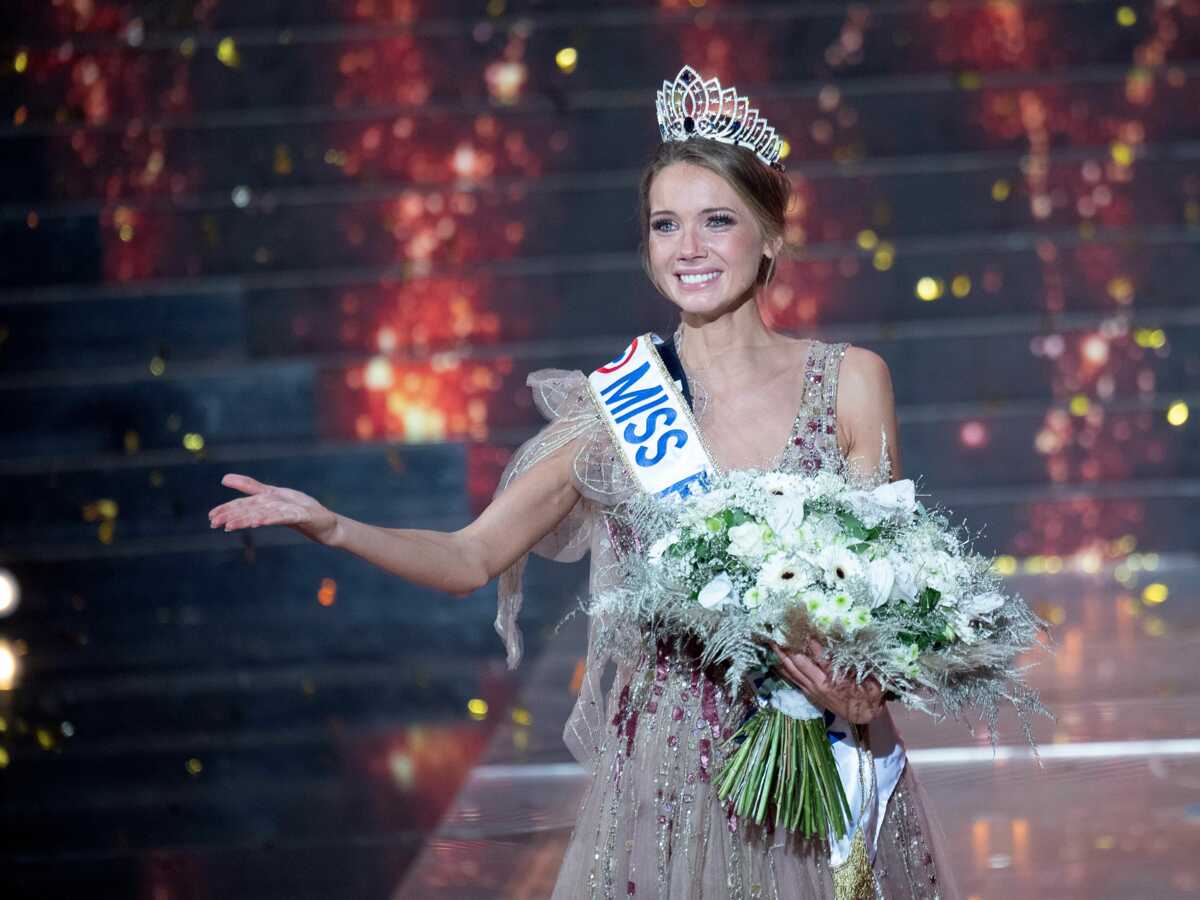 Amandine Petit ultra-sensuelle en bikini et robe de soirée aux répétitions de Miss Univers, elle partage une vidéo