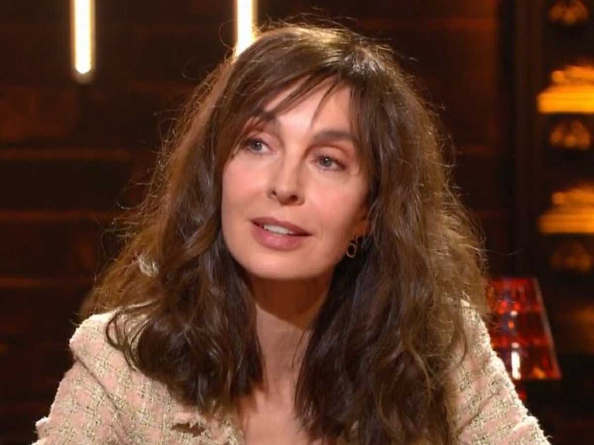 C'est un tyran qui vous humilie : Anne Parillaud revient sur son expérience douloureuse avec un célèbre cinéaste (VIDEO)