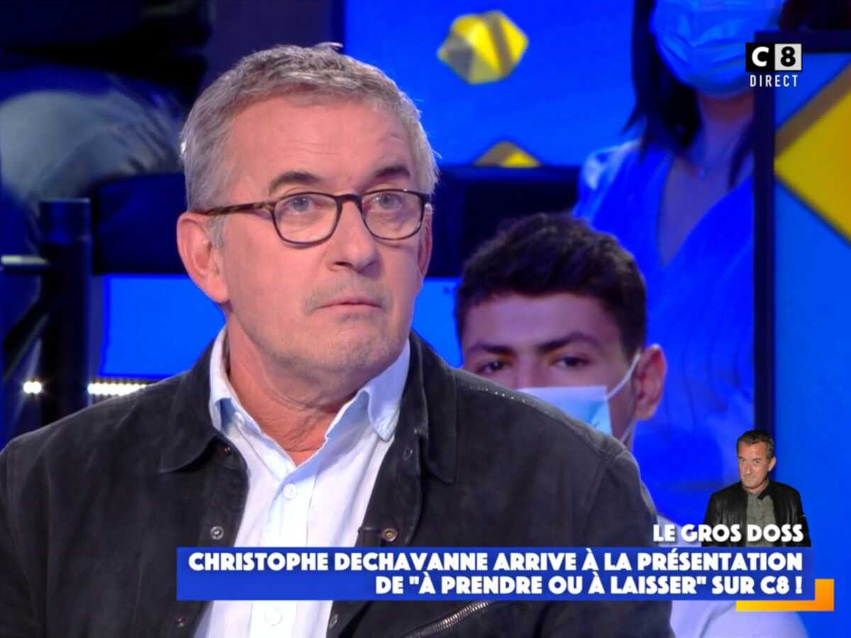 Tu viens habiter à la maison : Cyril Hanouna annonce l'arrivée de Christophe Dechavanne sur C8 pour animer A prendre ou à laisser (VIDEO)