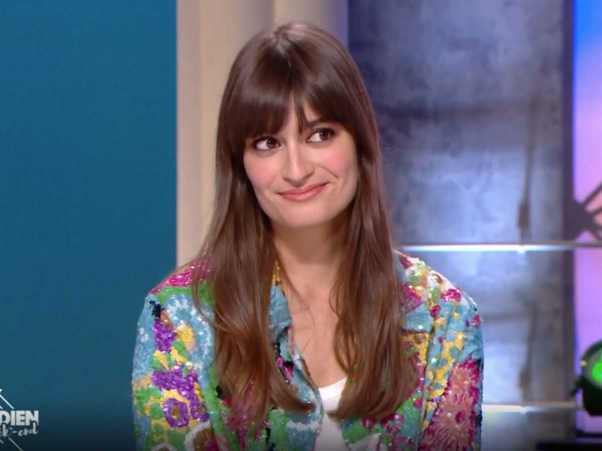 Clara Luciani : ce mot que le père de la chanteuse n’a pas apprécié de l’entendre prononcer