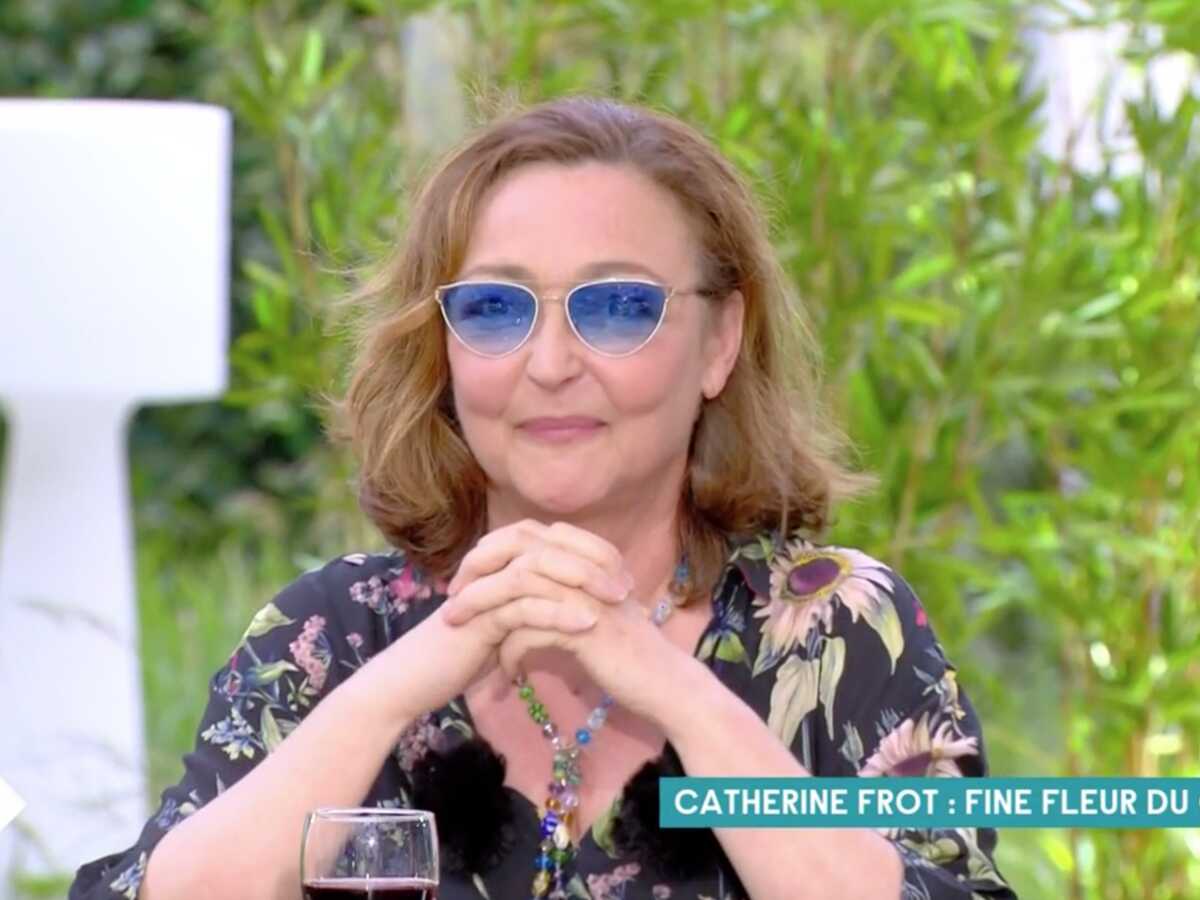 Catherine Frot étrangement mal à l'aise dans C à vous au moment d’évoquer sa collaboration avec Vincent Dedienne (VIDEO)