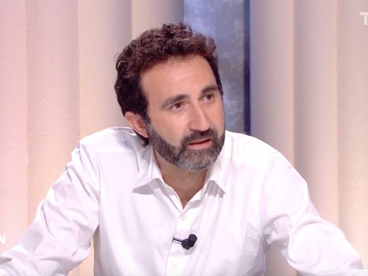 Mathieu Madénian gêné dans Quotidien en évoquant le jour où il a jeté des merguez... sur Enrico Macias !