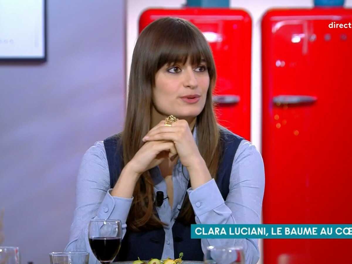 Je ne suis pas vraiment celle qu'on remarque à la soirée : Clara Luciani se confie sur ses complexes (VIDEO)