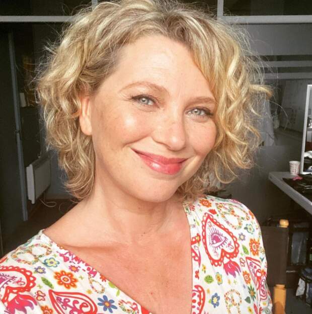 Instagram selfie en bikini pour Cristina Cordula, Léa Djadja et sa fille Télé Loisirs