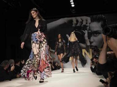 Lily-Rose Depp et Kristen Stewart radieuses au défilé Chanel pendant la Fashion Week à Paris