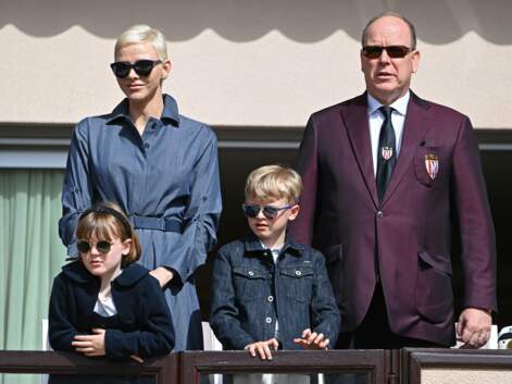 Charlene de Monaco retrouve le sourire aux côtés du prince Albert et de leurs jumeaux Jacques et Gabriella
