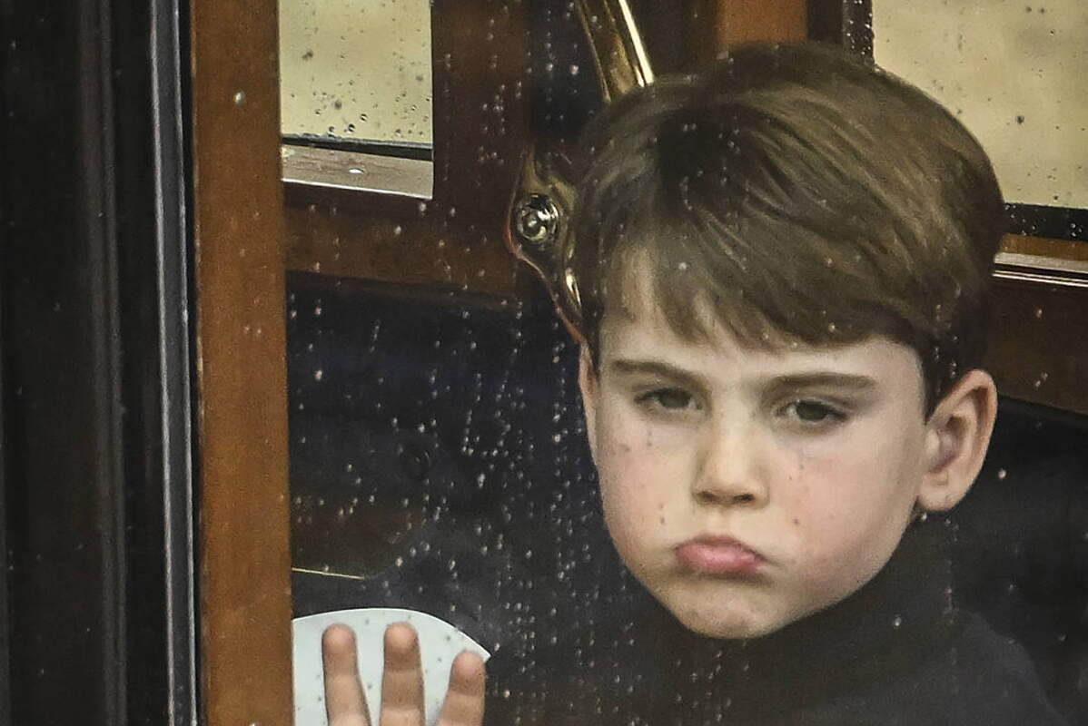 Grimaces, bâillements… Le prince Louis vole la vedette au roi lors du