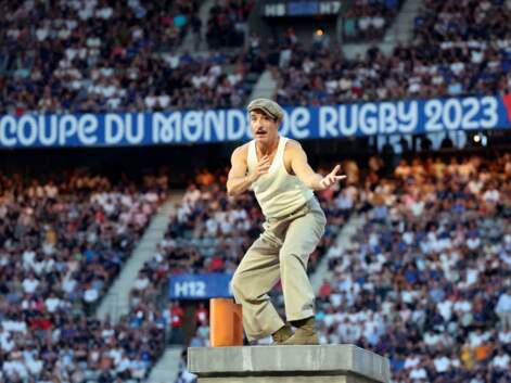 Jean Dujardin fait le show avec Adriana Karembeu et Zaz lors la cérémonie d’ouverture de la Coupe du monde de rugby 
