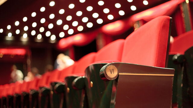 Theatre wikipedia picture