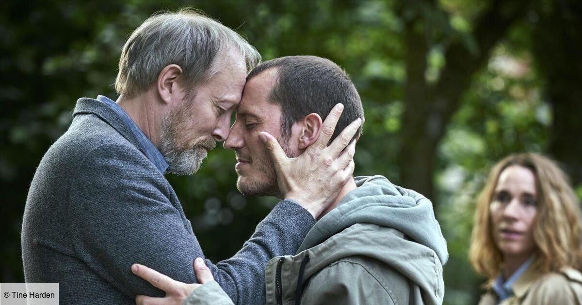 Au Nom Du Père Série Au nom du père