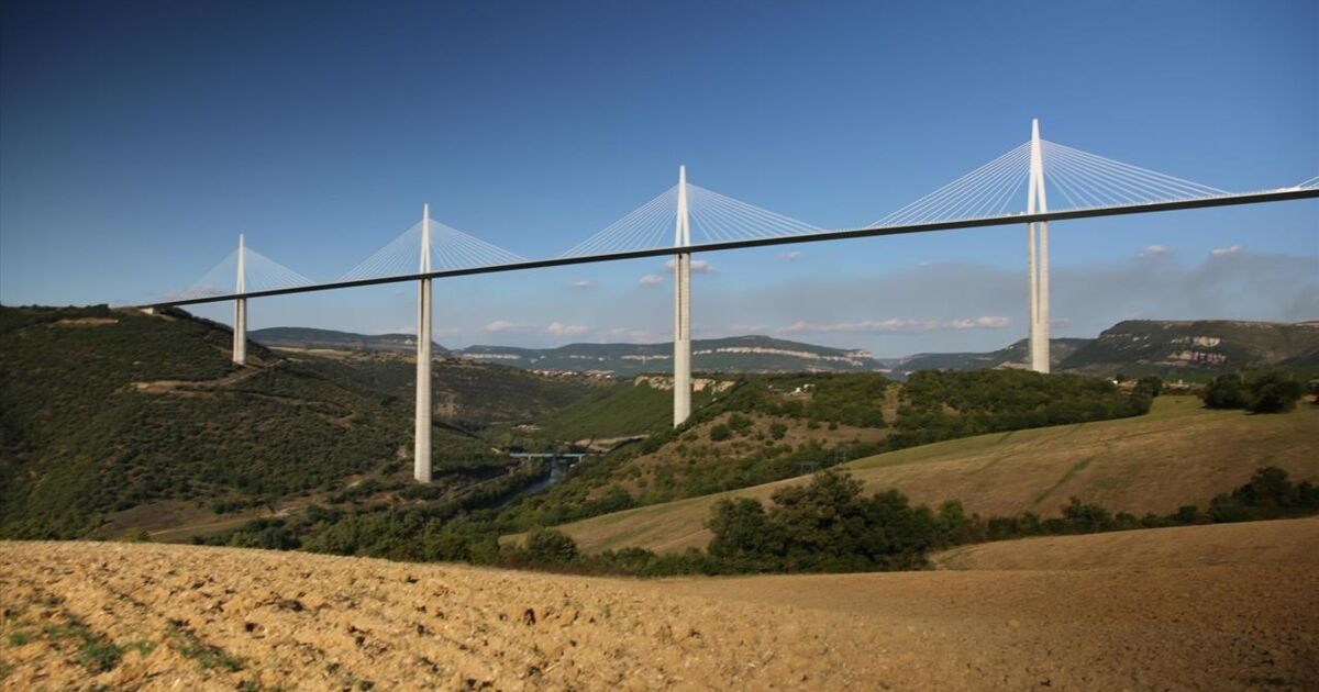Millau, le viaduc de l'impossible Millau, le viaduc de l'impossible