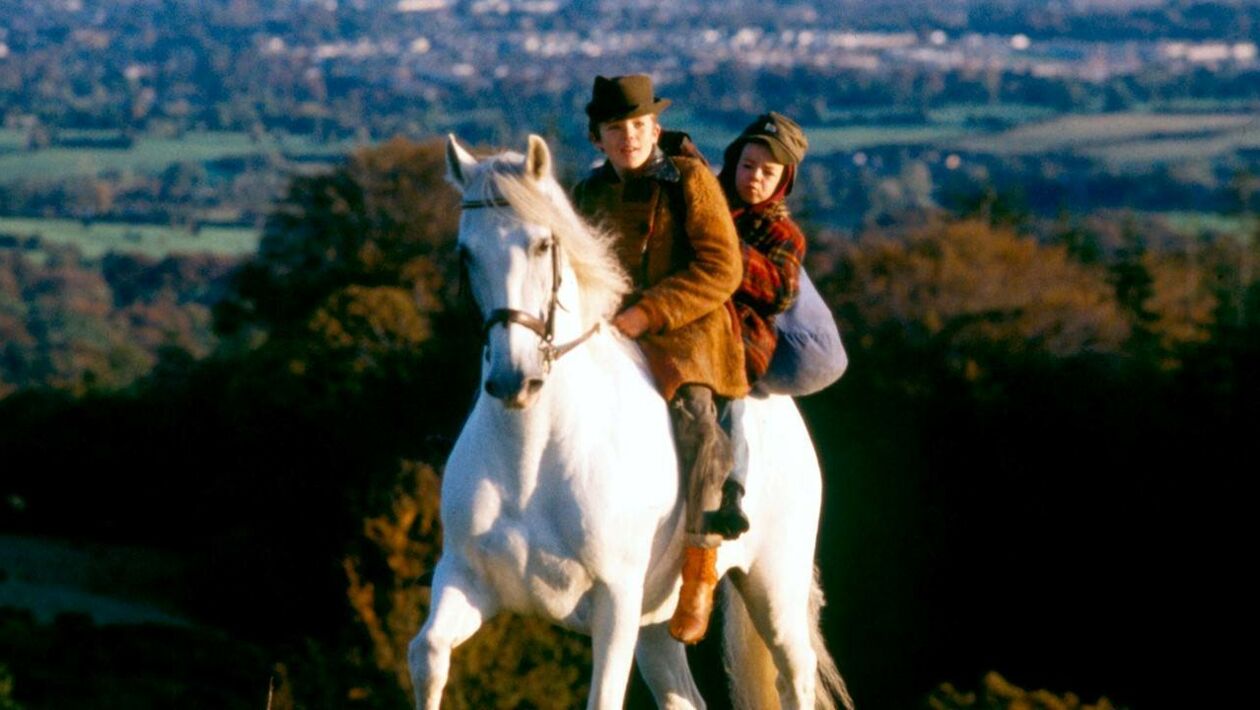 Le Cheval Venu De La Mer Résumé Le Cheval venu de la mer de Mike Newell (1994), synopsis, casting
