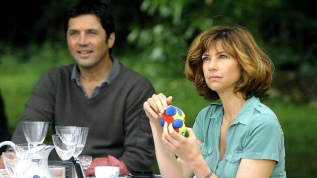 Mes Amis Mes Amours Mes Emmerdes Serie Dettes de jeu - (S1E3) - Mes amis, mes amours, mes emmerdes - Télé-Loisirs