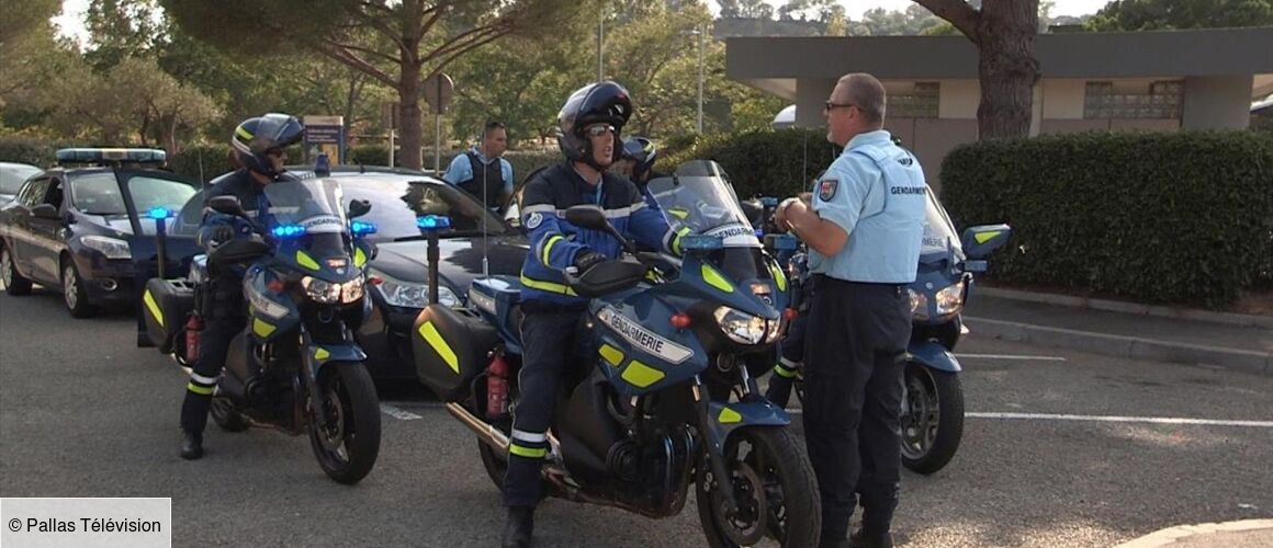 100 Jours Avec Les Depanneurs De L'autoroute 100 jours avec des gendarmes de l'autoroute du Sud-Ouest (n°5) - Au
