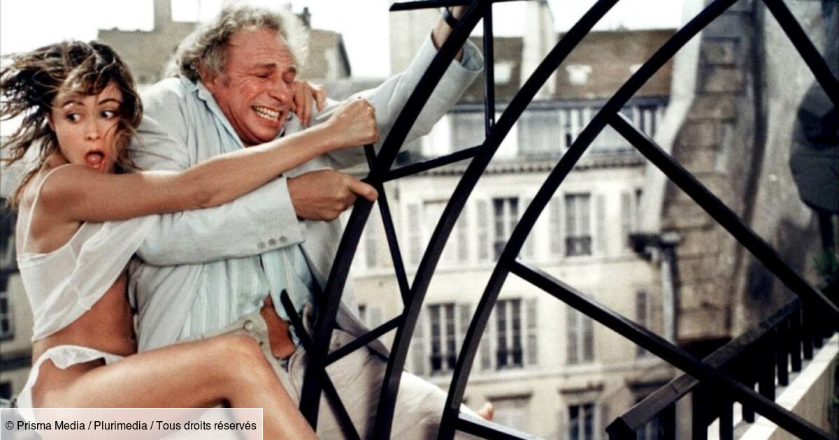 Piece De Theatre A Gauche En Sortant De L Ascenseur A gauche en sortant de l'ascenseur