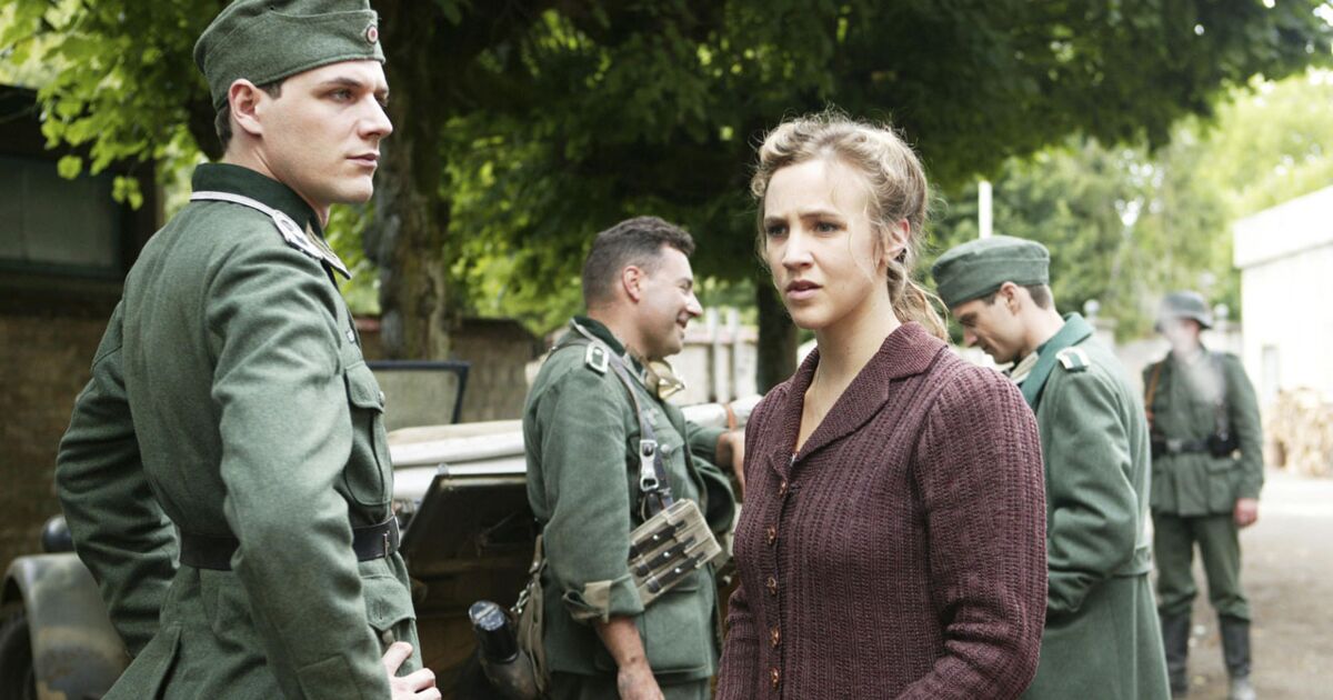 Regarder Un Village Français Saison 1 épisode 1 Un village français