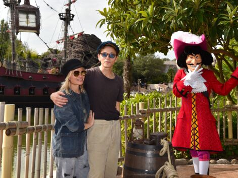 Louane, Raphael et Mélanie Thierry célèbrent Halloween à Disneyland Paris    