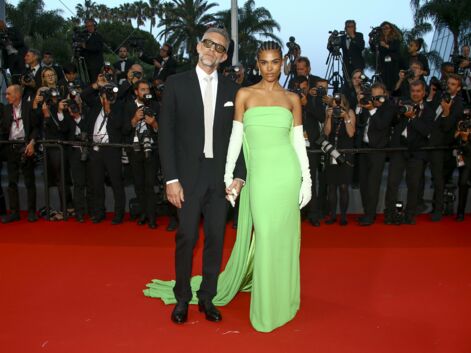 Cannes 2022 : Tina Kunakey radieuse en robe bustier et amoureuse au bras de Vincent Cassel