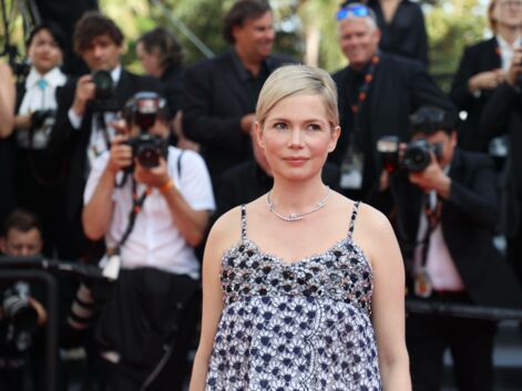 Cannes 2022 : Michelle Williams, enceinte de son troisième enfant, dévoile son ventre arrondi sur le tapis rouge 