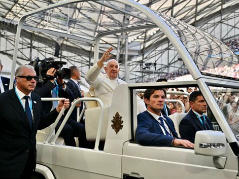 Le pape à Marseille : Gad Elmaleh, Michele Torr, Brigitte et Emmanuel Macron… ont assisté à sa messe au Vélodrome