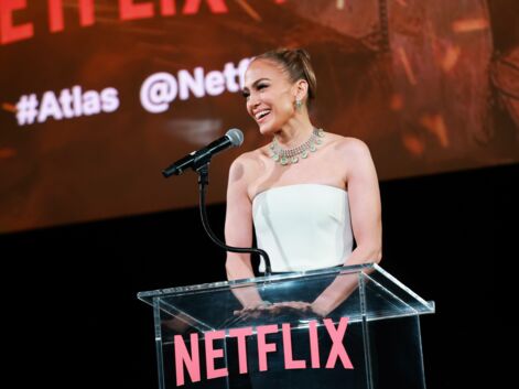 Jennifer Lopez, rayonnante pour présenter son film Netflix Atlas