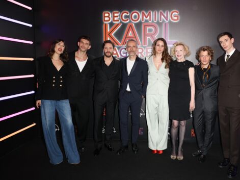Daniel Brühl, Alex Lutz, Nolwenn Leroy, Julie Gayet… Les stars fêtent la sortie de la série Becoming Karl Lagerfeld 