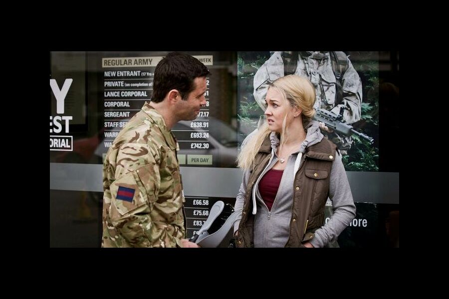 Molly Une Femme Au Combat Saison 2 Regarder Molly Une Femme Au Combat Saison 2