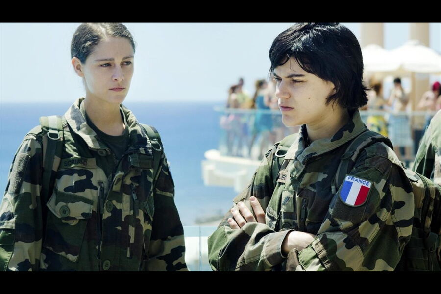 Voir du pays de Delphine Coulin (2016), synopsis, casting, diffusions tv, photos, videos...- Télé-Loisirs