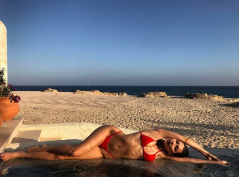 A l'instar de Bella Hadid, en vacances au Mexique. 