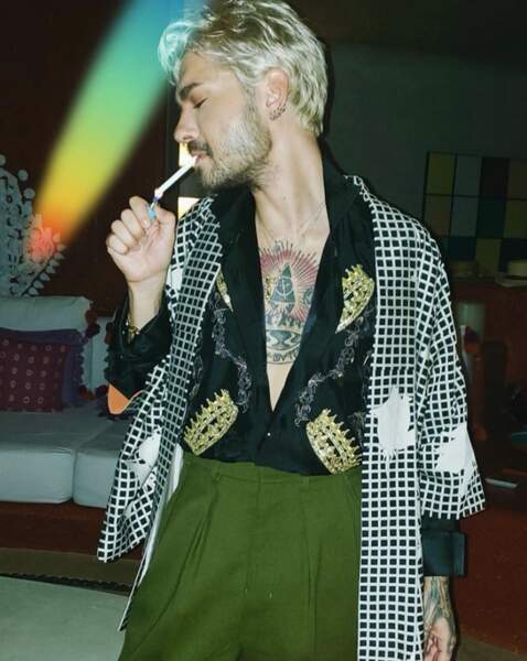 Bill Kaulitz n'a pas arrêté de fumer.