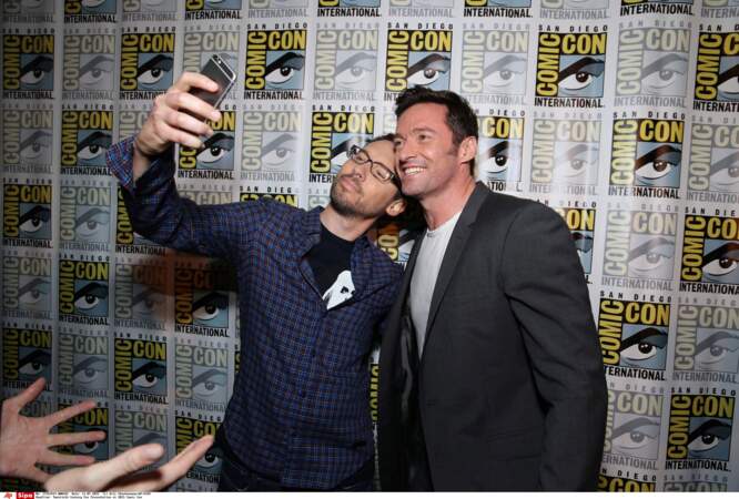 Hop, un petit selfie pour Bryan Singer, le réalisateur de X-Men, et Hugh Jackman 