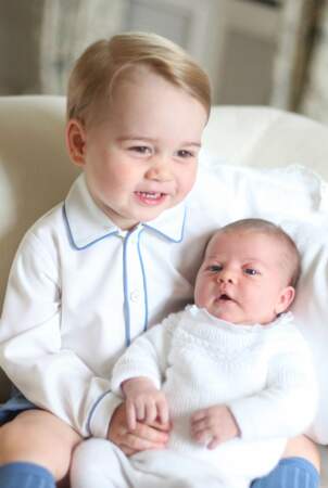 Angleterre : Au cas où Baby George ne peut pas régner, sa sœur Charlotte pourrait monter sur le trône britannique