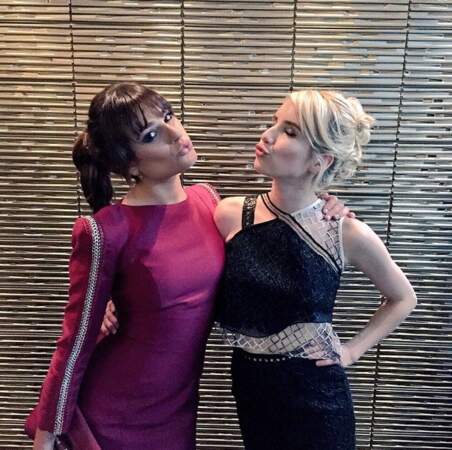 On continue avec la délicieuse Lea Michele en compagnie d'Emma Roberts