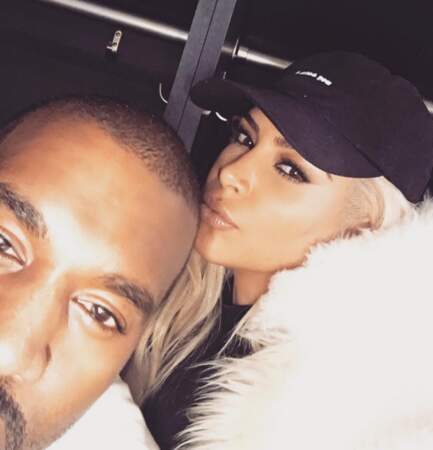 Kim Kardashian et son mari Kanye West qu'on ne présente plus. 