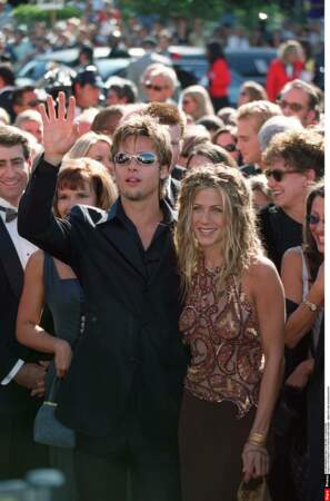 Sa rencontre avec Brad Pitt en 1998 va défrayer la presse people