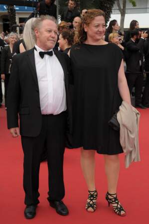 Nicolas Philibert et sa femme lors de la montée des marches pour le film "Dheepan" au Festival de Cannes